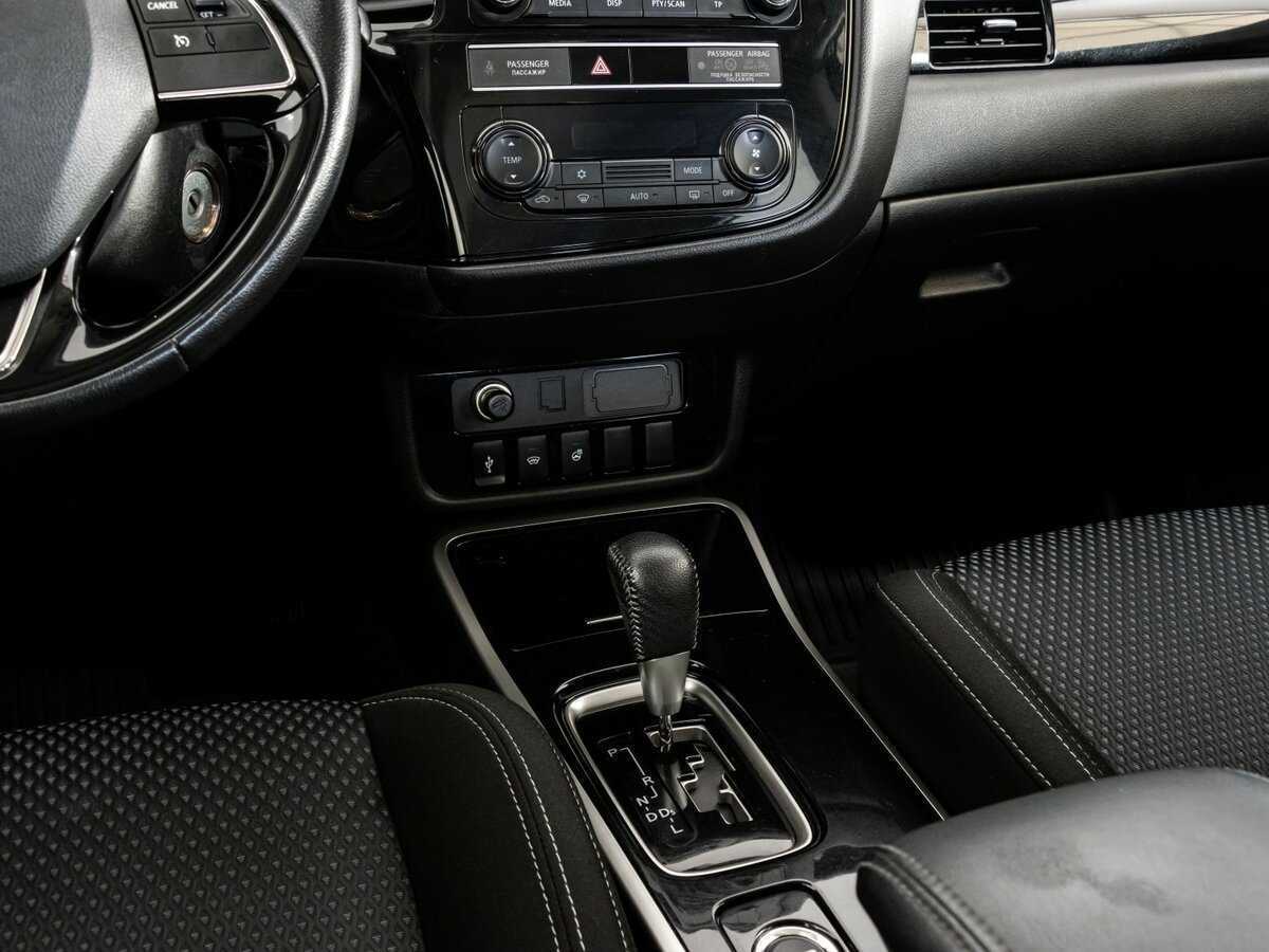 Mitsubishi Outlander, 2018 Фото №9