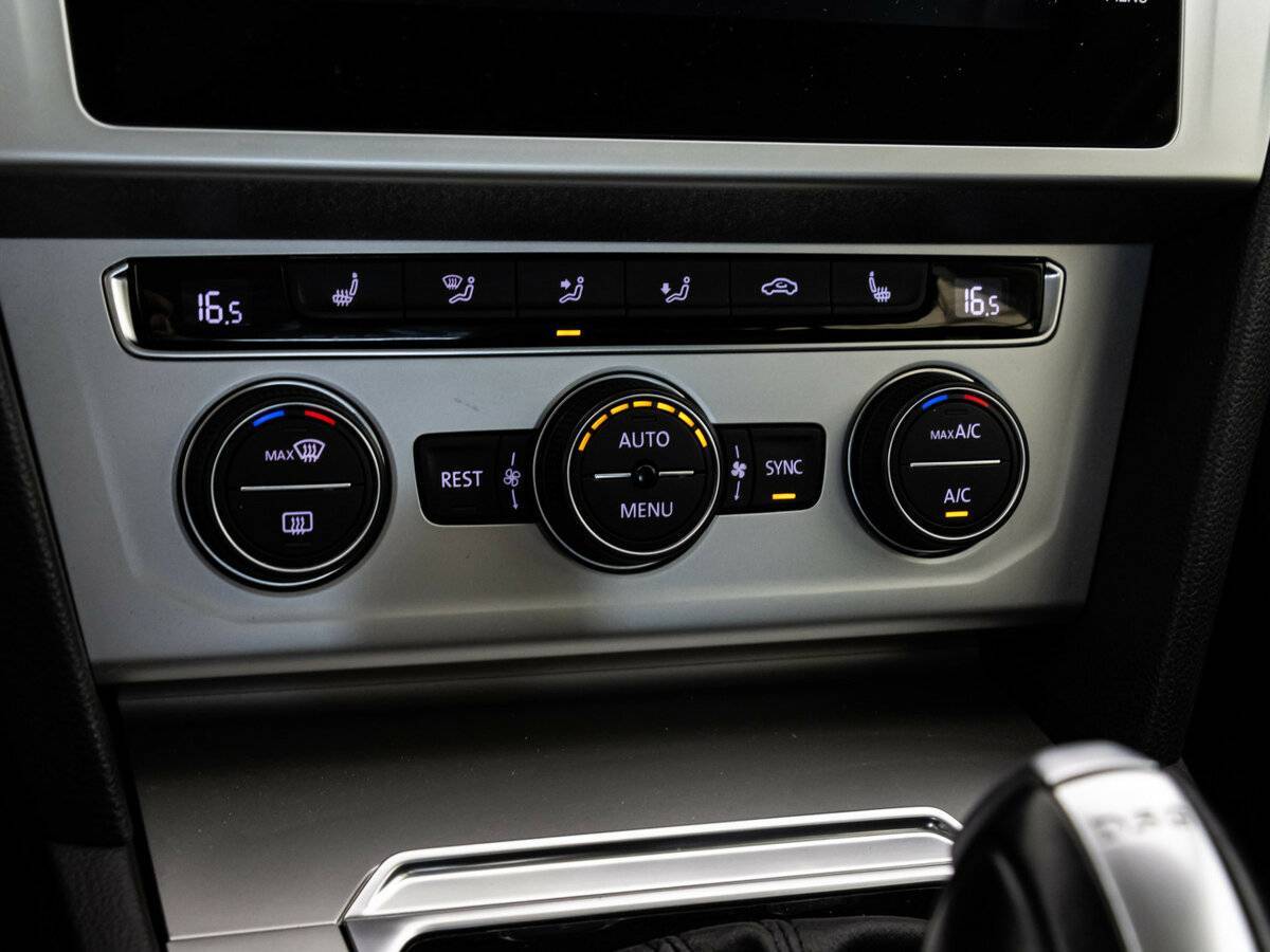 Volkswagen Passat, 2018 Фото №15