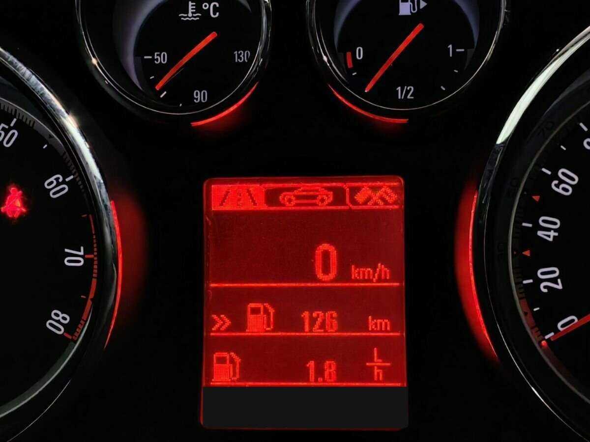 Opel Insignia, 2013 Фото №17