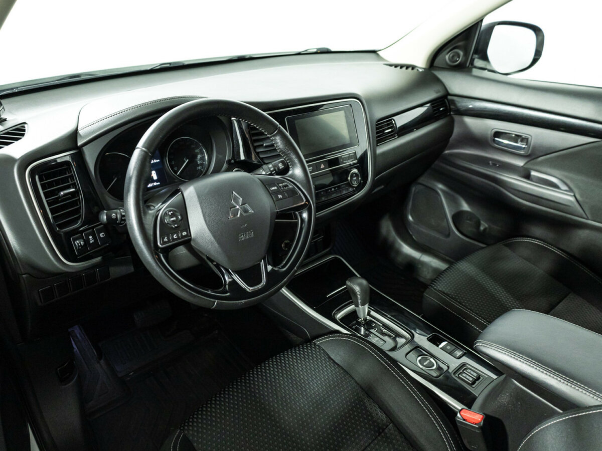 Mitsubishi Outlander III Рестайлинг 3, 2018 Фото №9