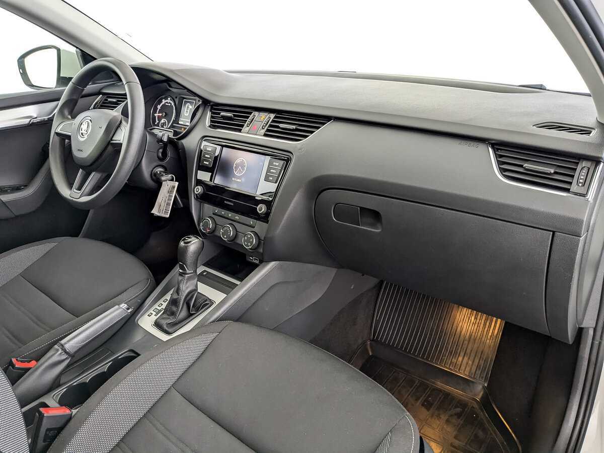 Skoda Octavia, 2018 Фото №11