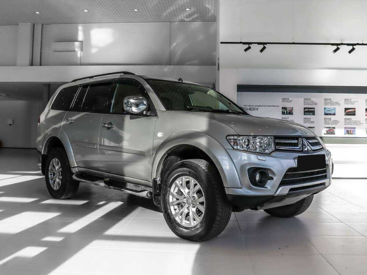 Mitsubishi Pajero Sport, 2015 Фото №2