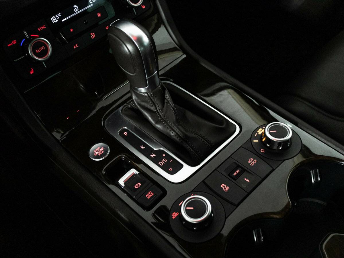 Volkswagen Touareg II, 2014 Фото №16