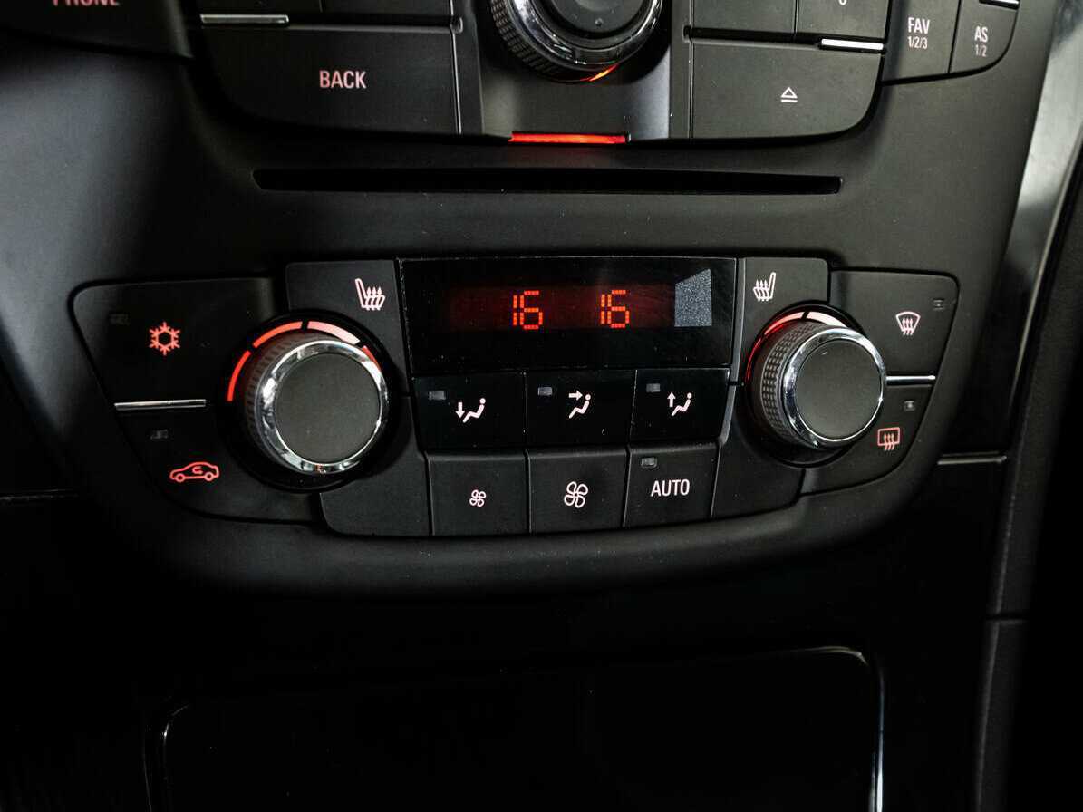 Opel Insignia, 2013 Фото №10