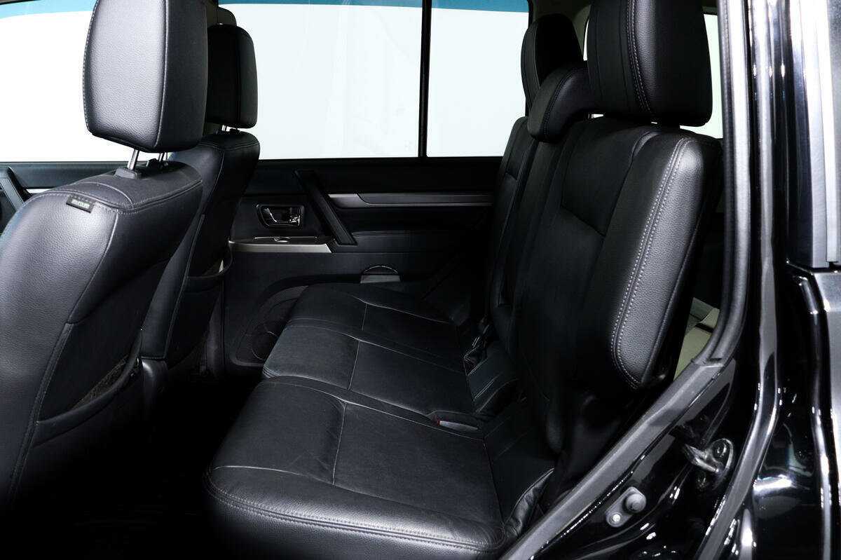 Mitsubishi Pajero, 2018 Фото №12