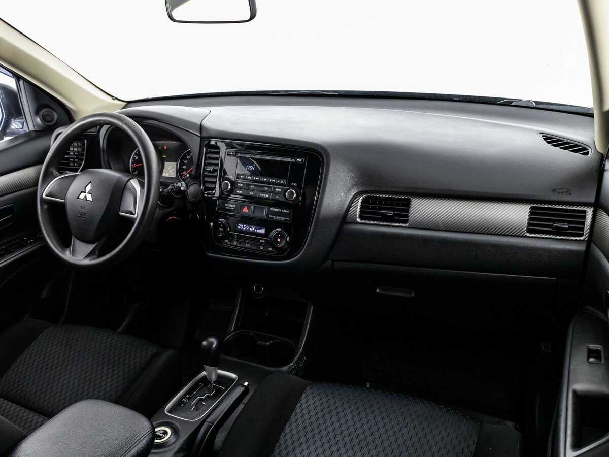 Mitsubishi Outlander III Рестайлинг, 2014 Фото №7