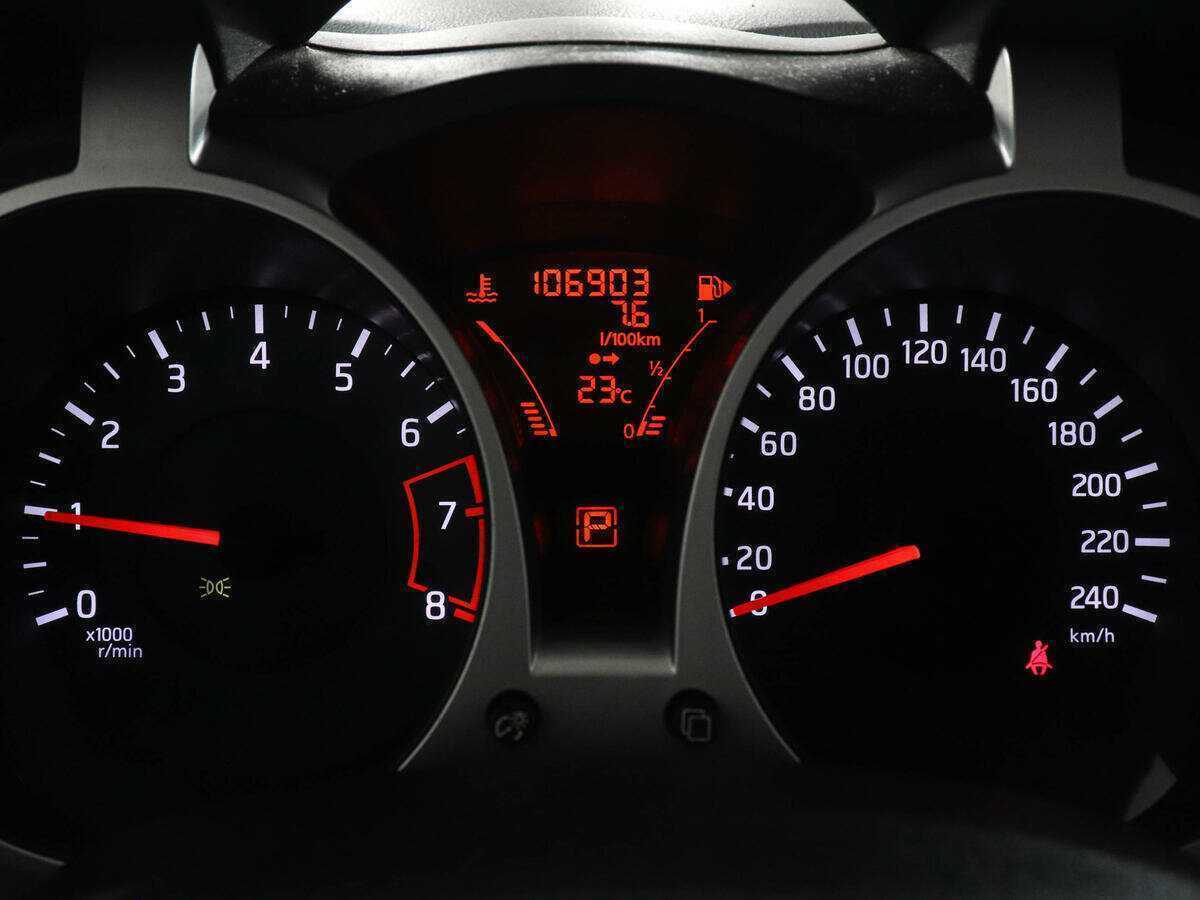 Nissan Juke, 2012 Фото №11