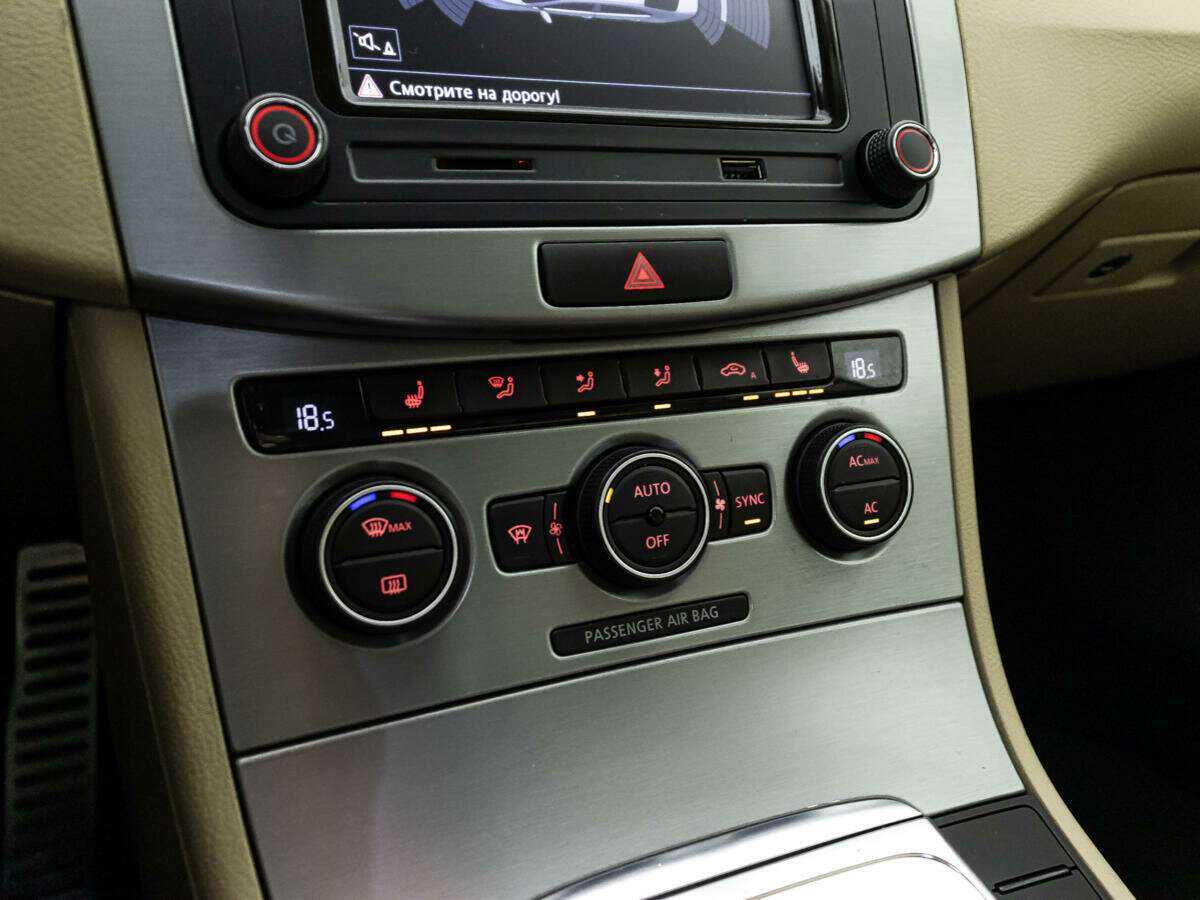 Volkswagen Passat CC, 2012 Фото №16