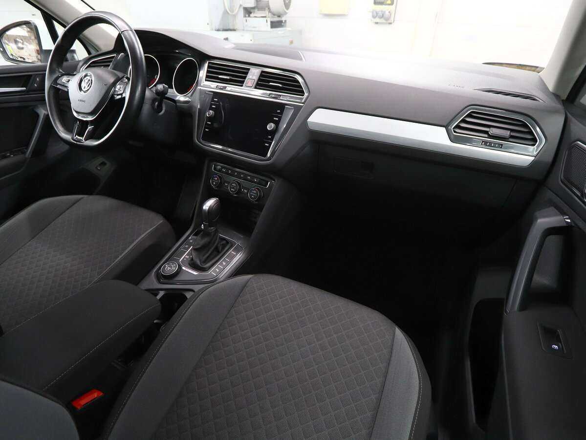 Volkswagen Tiguan, 2018 Фото №15