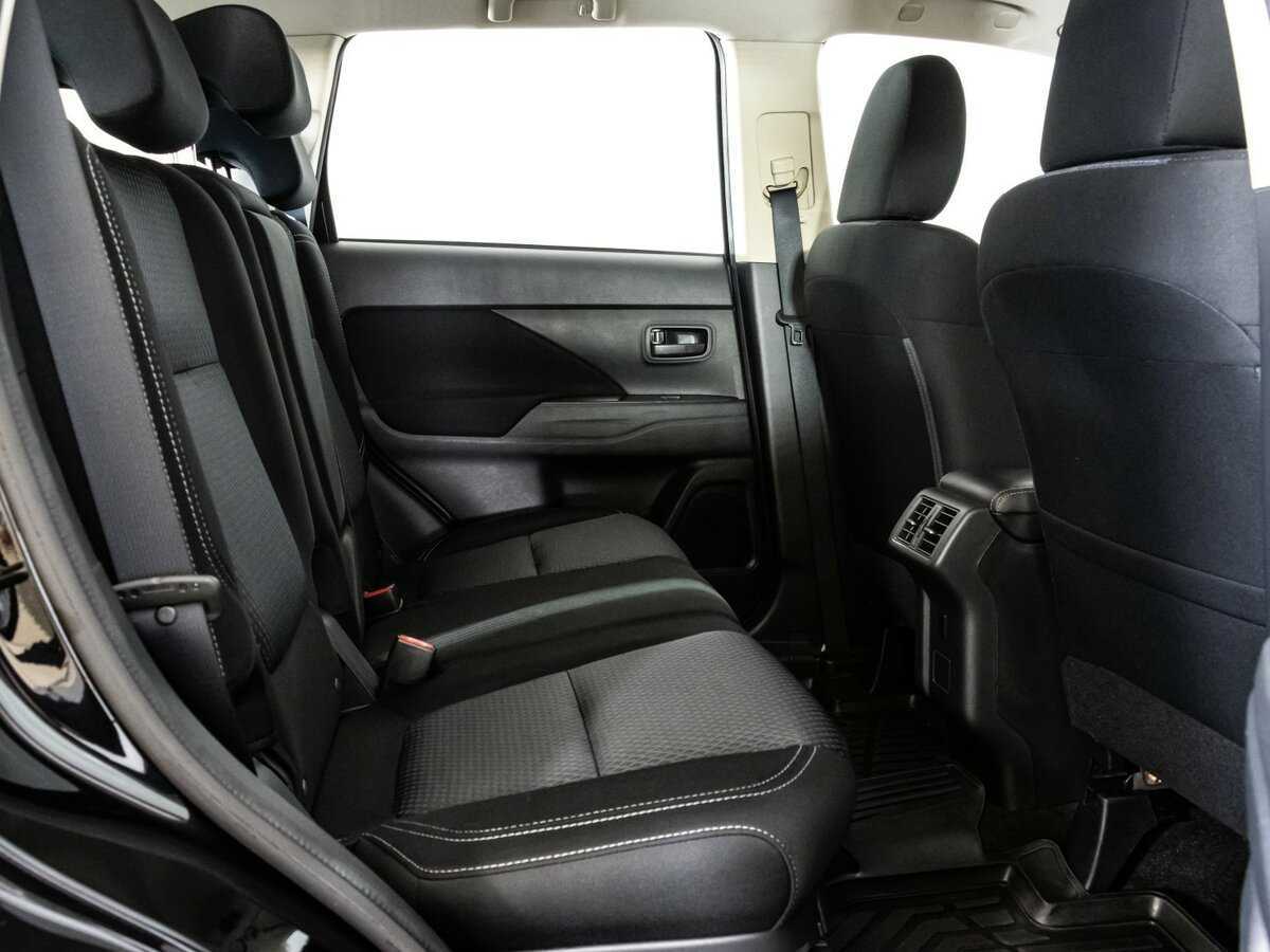 Mitsubishi Outlander, 2018 Фото №13