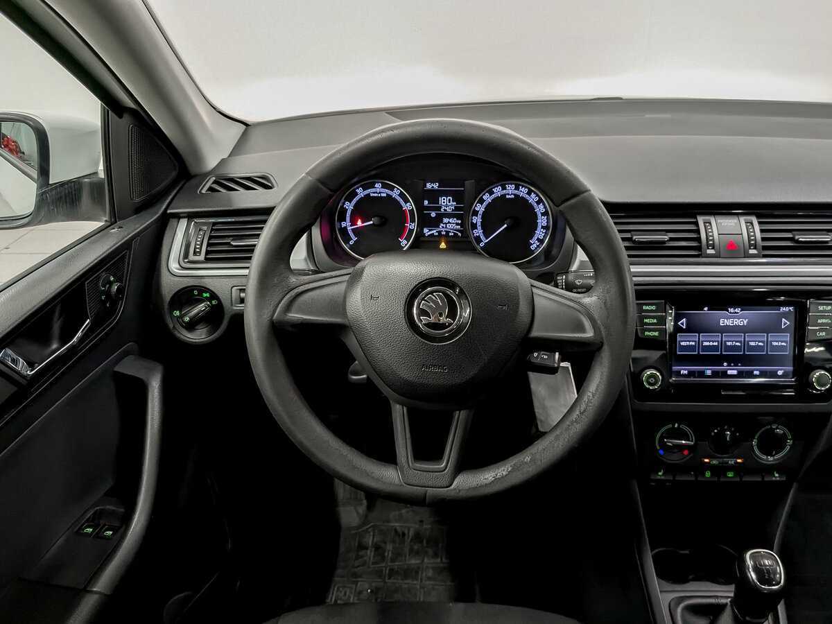 Skoda Rapid, 2017 Фото №20