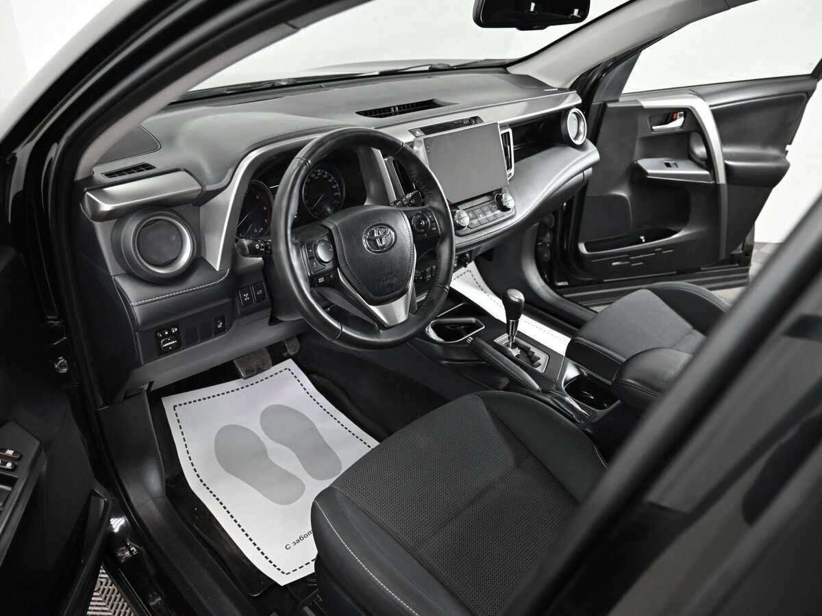 Toyota RAV4, 2018 Фото №8