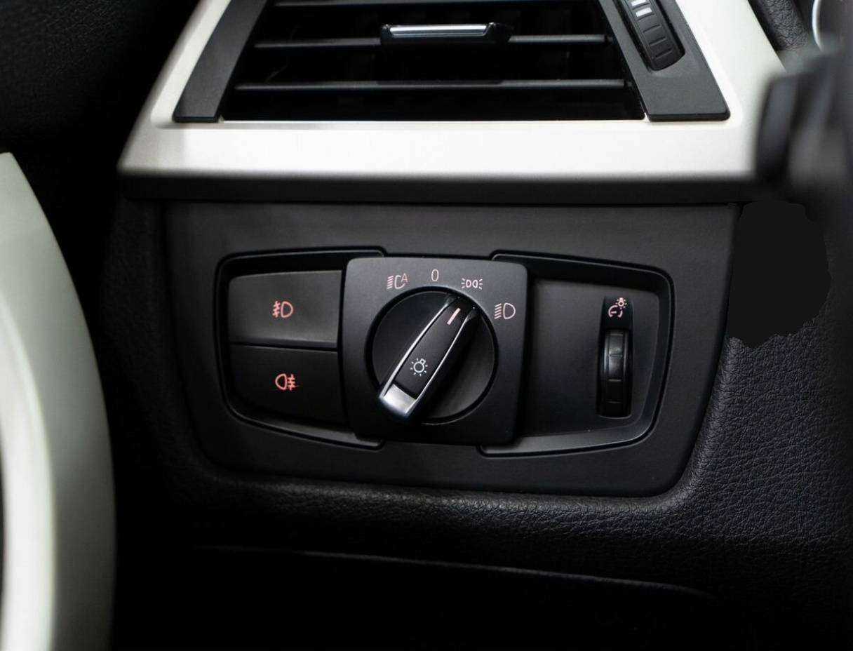 BMW 3 серии 320i, 2014 Фото №16