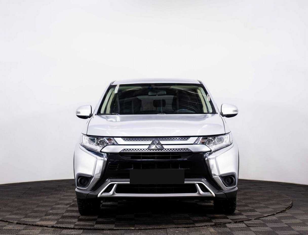 Mitsubishi Outlander, 2019 - 135 000 км. | Фото №2