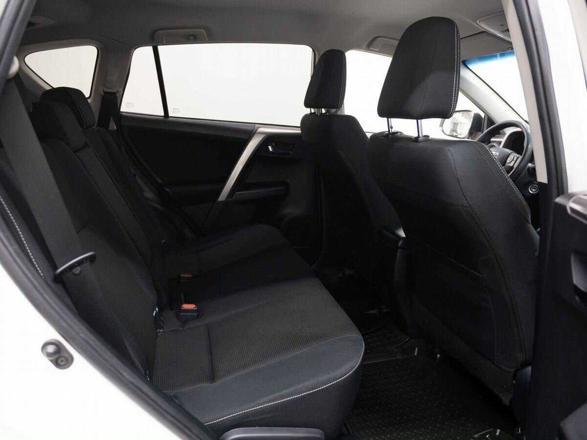 Toyota RAV4, 2017 Фото №13