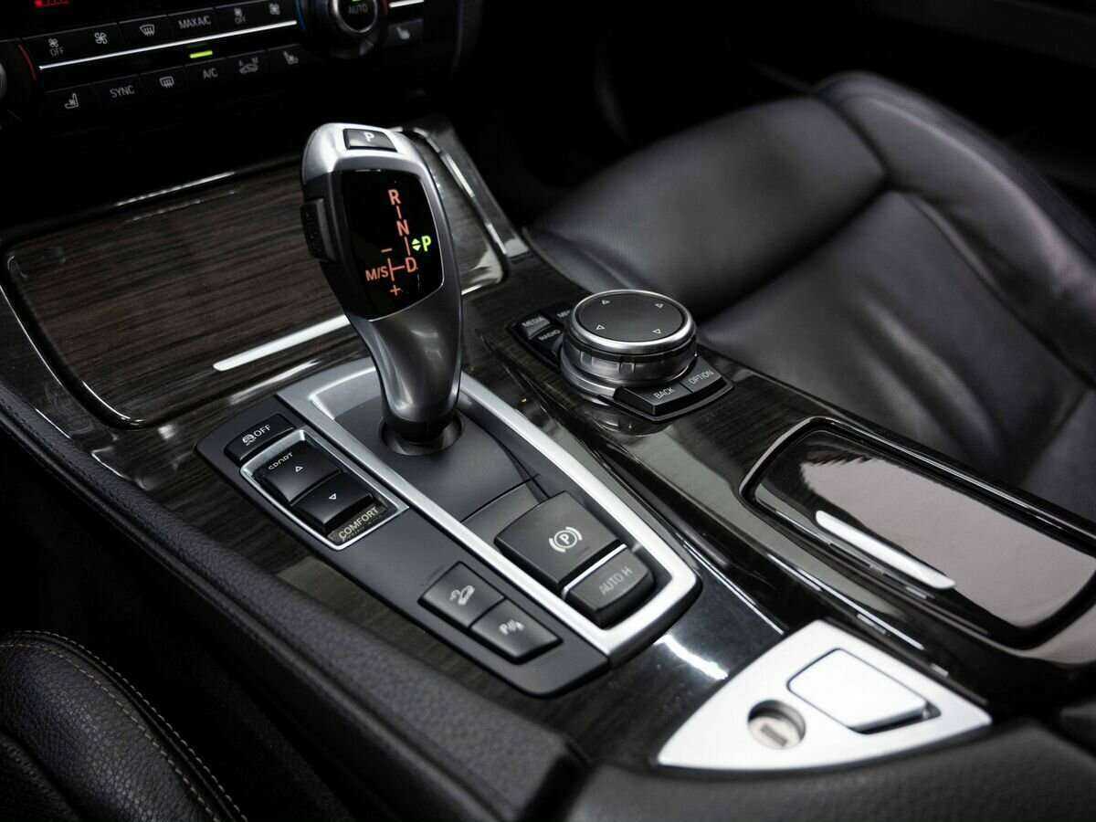 BMW 5 серии 530d xDrive, 2016 Фото №27