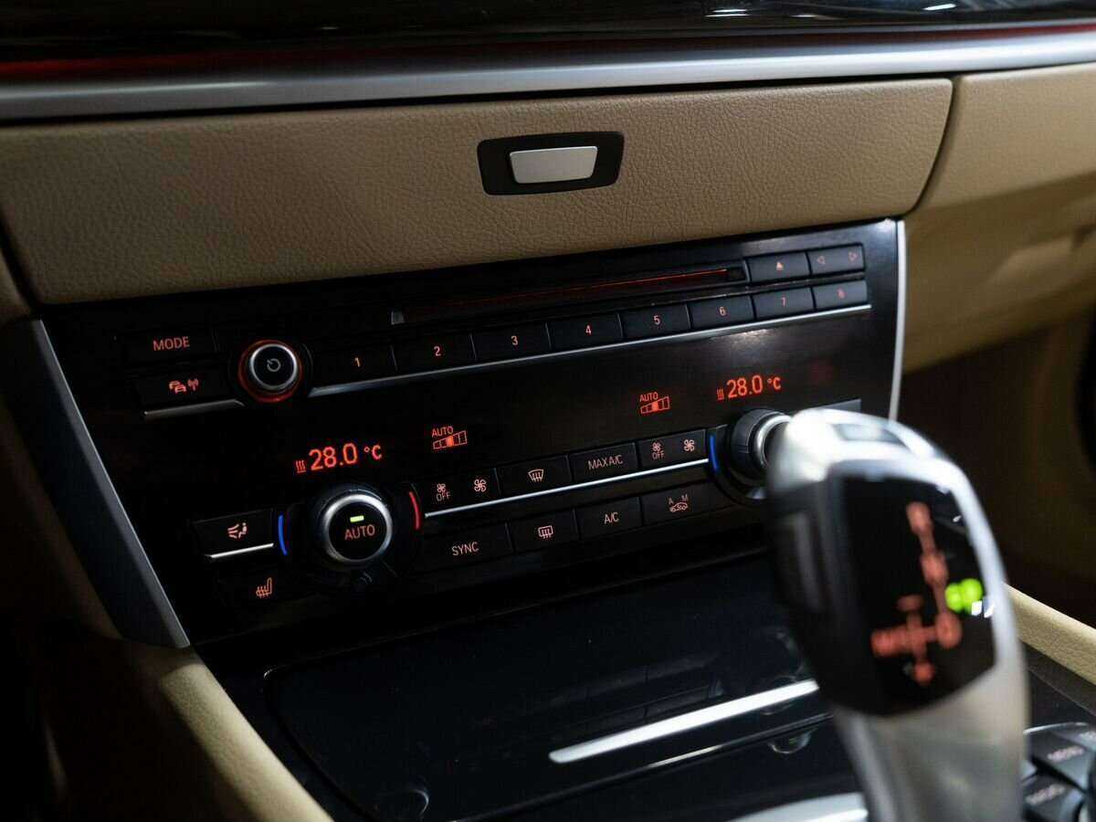 BMW 5 серии Gran Turismo 530d xDrive, 2014 Фото №14