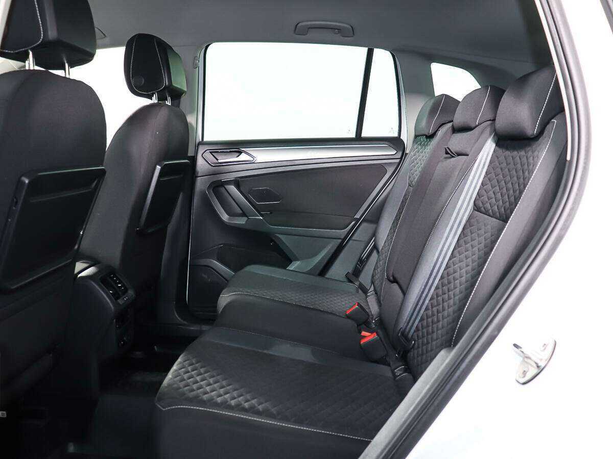 Volkswagen Tiguan, 2018 Фото №10
