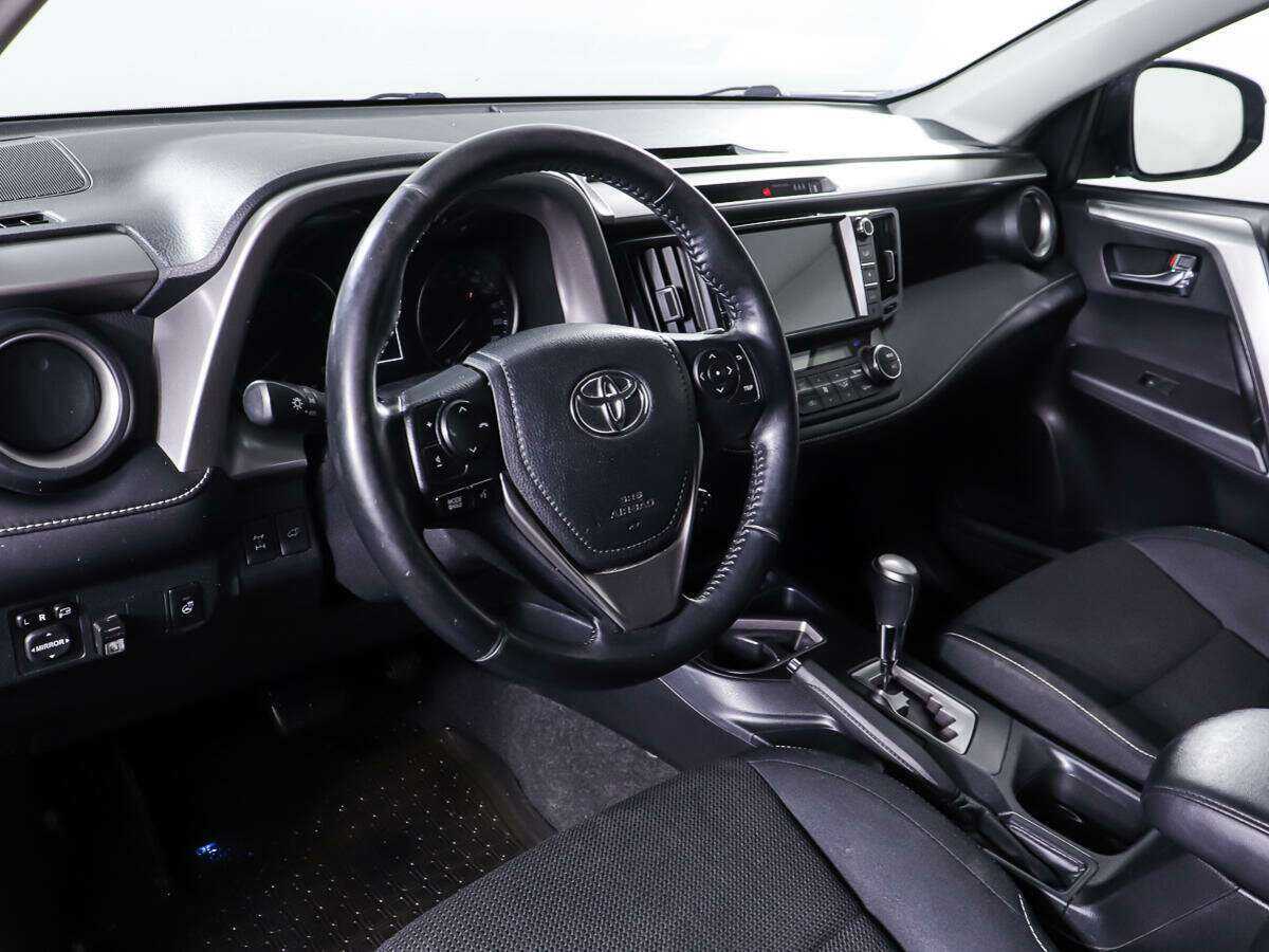 Toyota RAV4, 2017 Фото №13