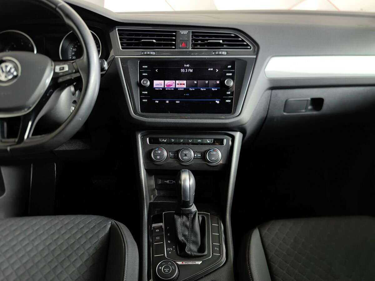 Volkswagen Tiguan, 2020 Фото №11
