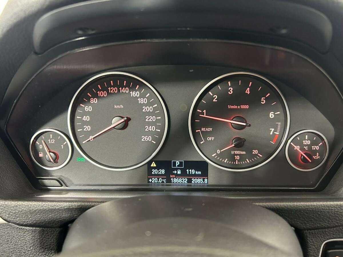 BMW 3 серии 320i, 2014 Фото №11