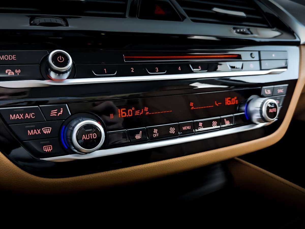 BMW 5 серии 520d xDrive, 2017 Фото №20