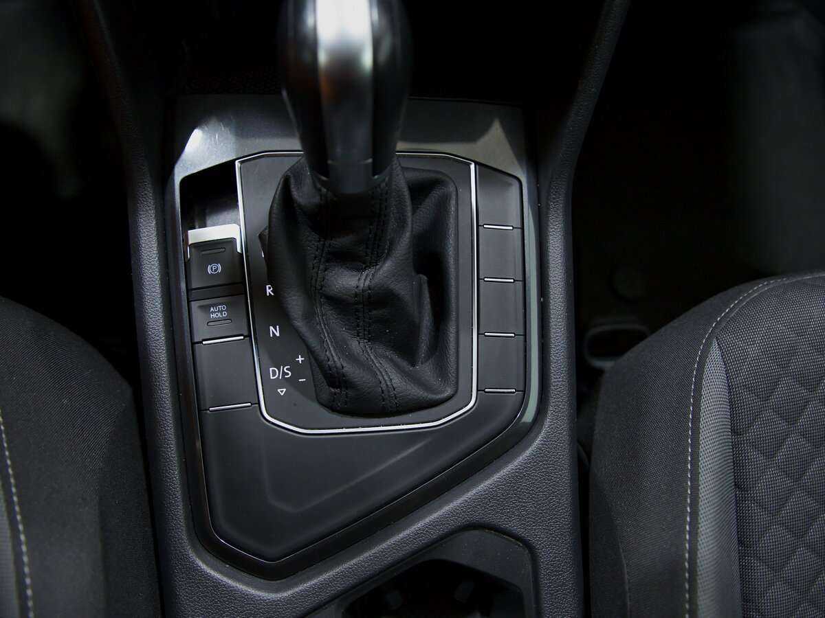 Volkswagen Tiguan, 2018 Фото №13