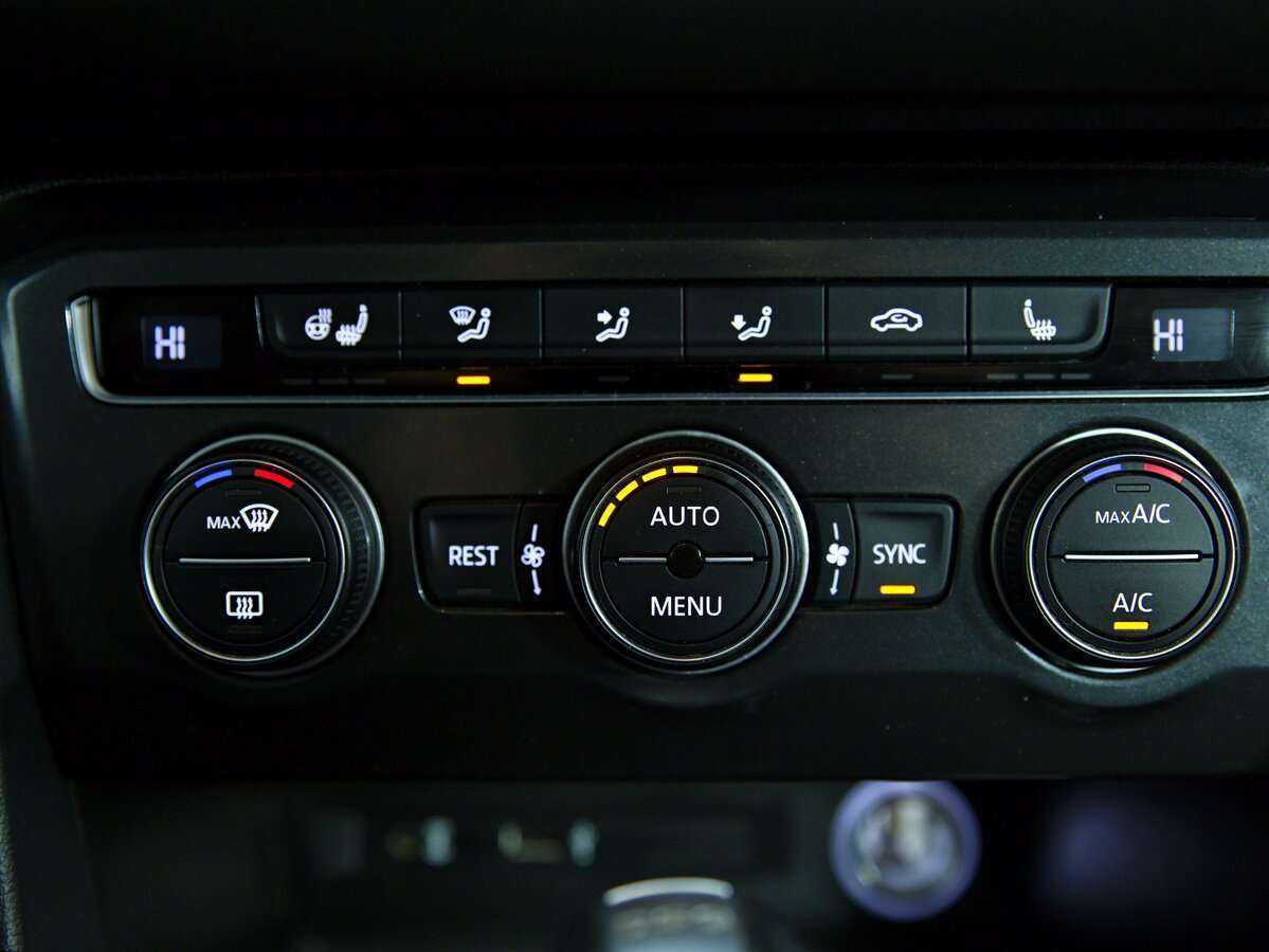 Volkswagen Tiguan, 2017 Фото №16