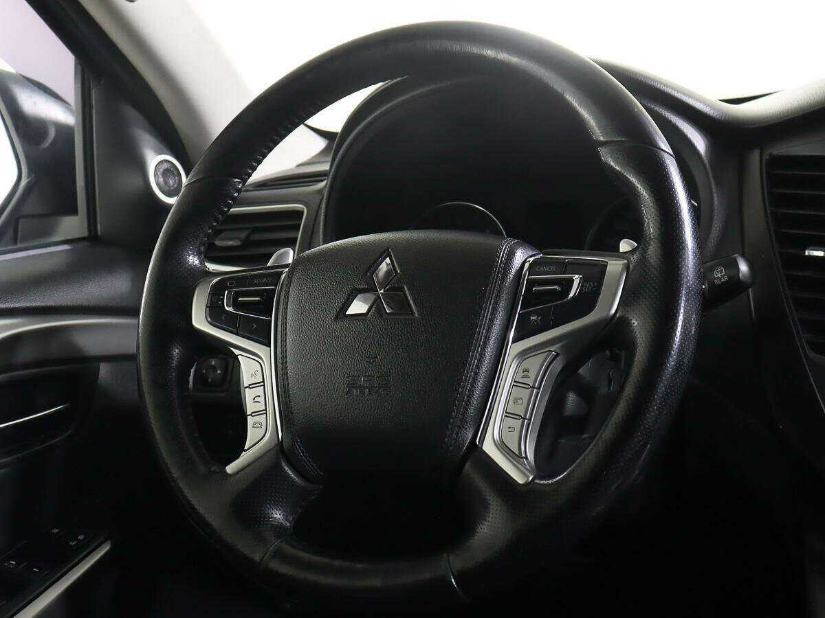 Mitsubishi Pajero Sport, 2017 Фото №14