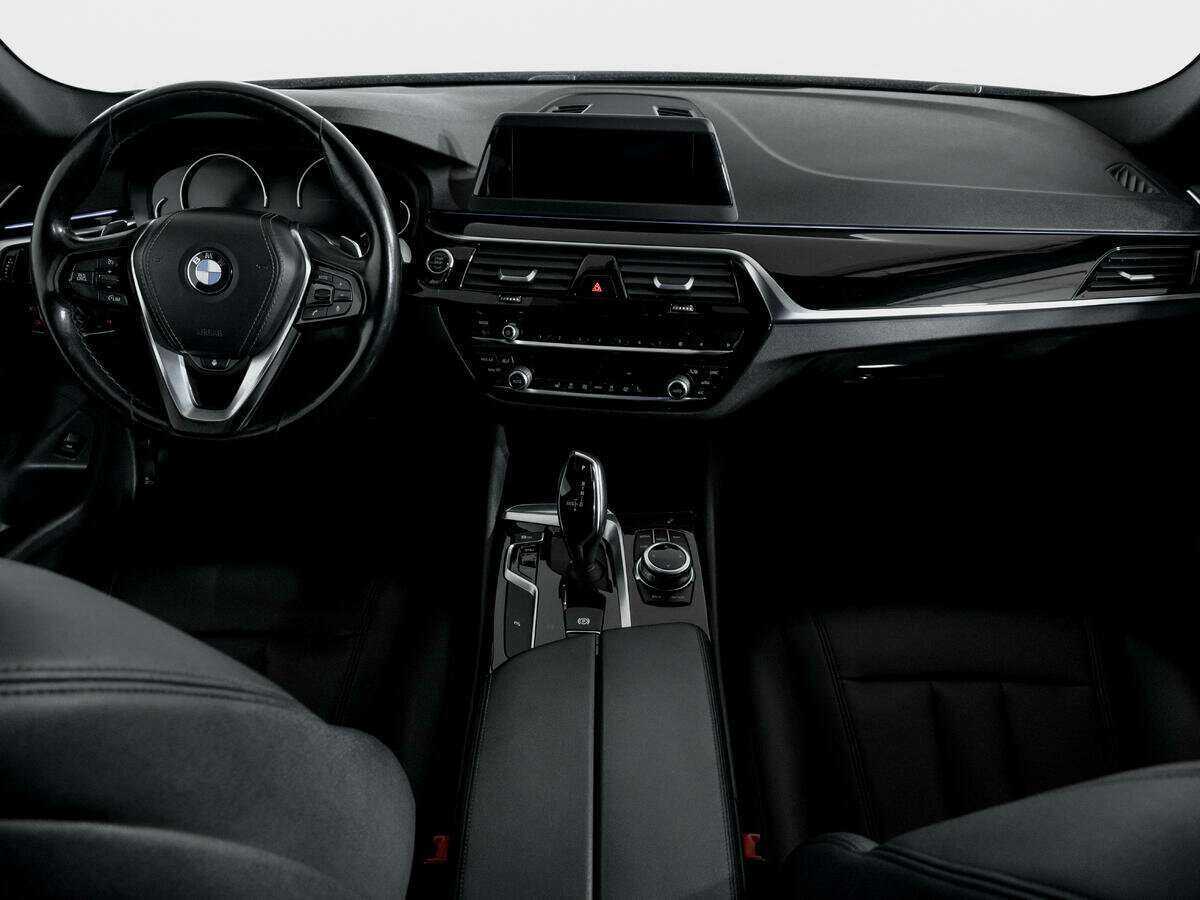 BMW 5 серии 520i, 2017 Фото №12