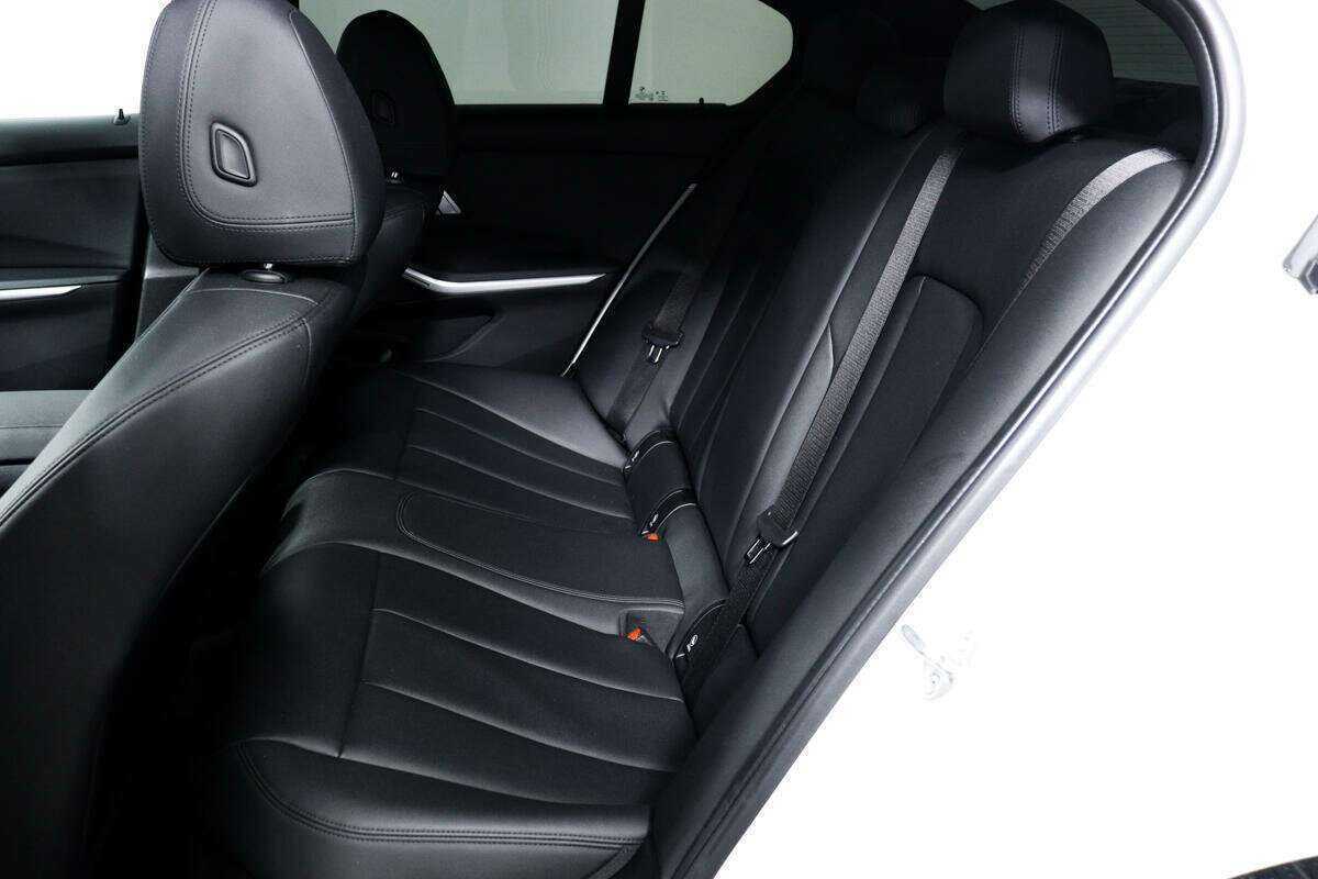 BMW 3 серии 318d, 2019 Фото №12