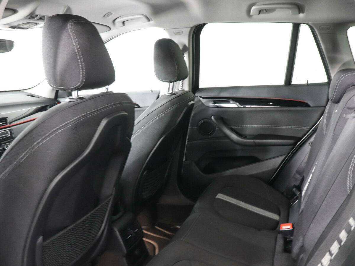 BMW X1 20i xDrive, 2017 Фото №11