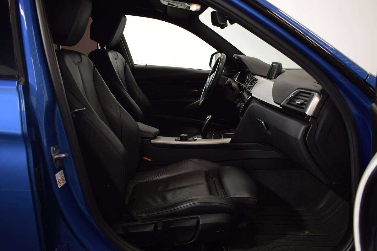 BMW 3 серии 320i xDrive, 2018 Фото №15