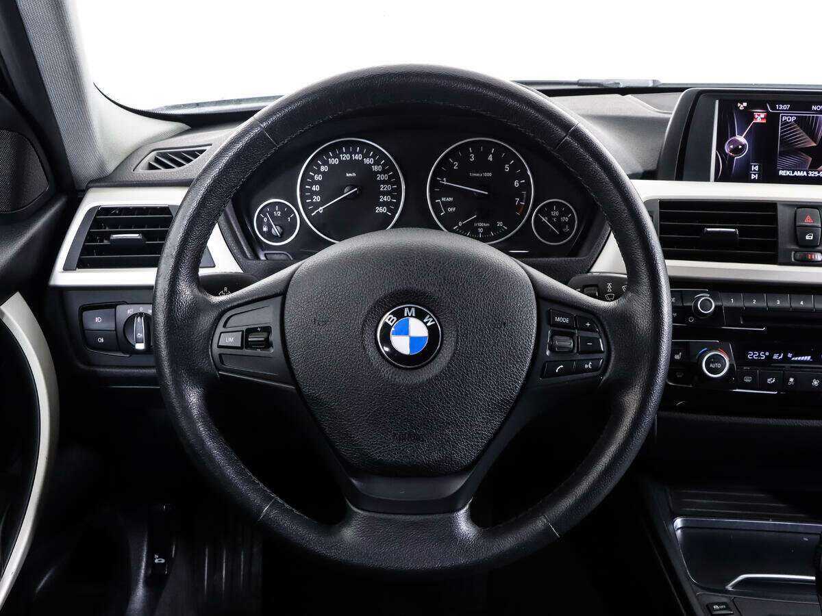 BMW 3 серии 318i, 2015 Фото №12