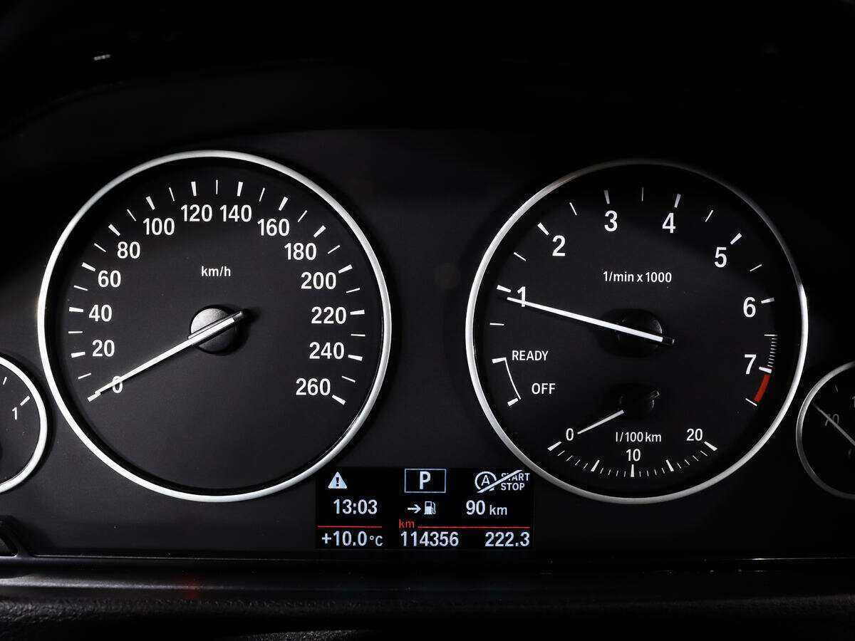 BMW 3 серии 318i, 2015 Фото №21