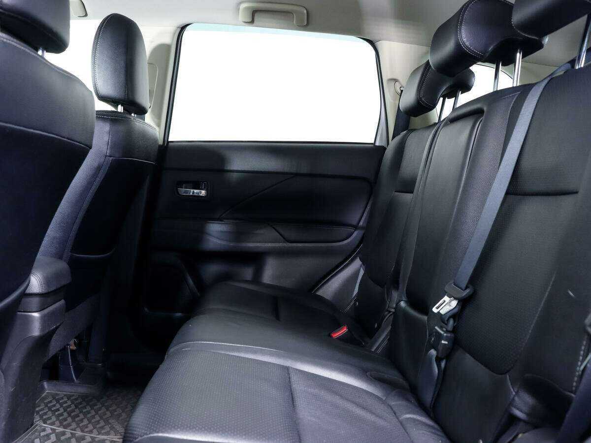 Mitsubishi Outlander, 2015 Фото №11