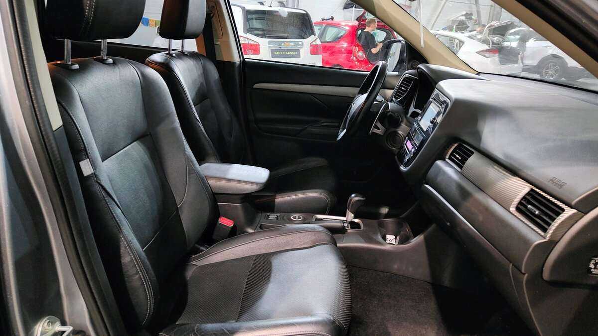 Mitsubishi Outlander, 2012 Фото №16