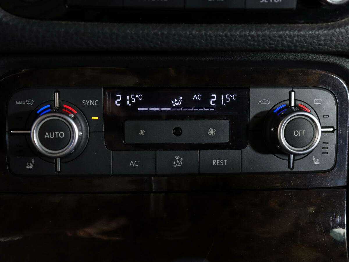 Volkswagen Touareg, 2012 Фото №25