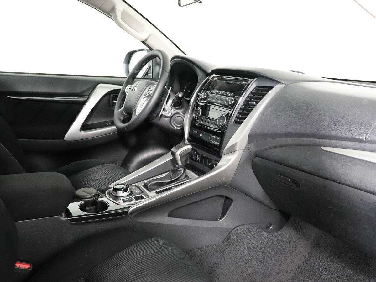 Mitsubishi Pajero Sport, 2018 - 204 583 км. | Фото №7