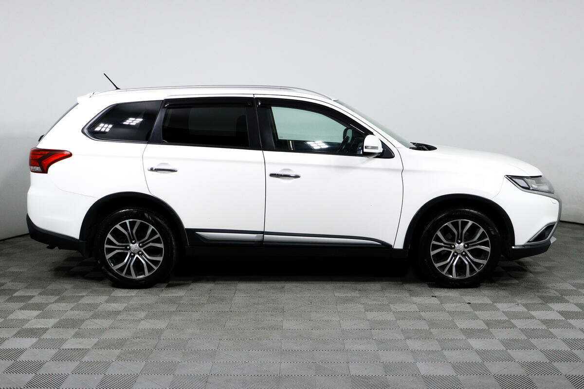 Mitsubishi Outlander, 2016 - 129 680 км. | Фото №4