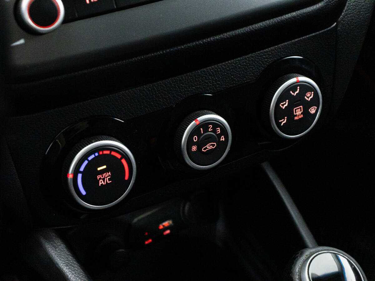 Kia Rio, 2016 Фото №16