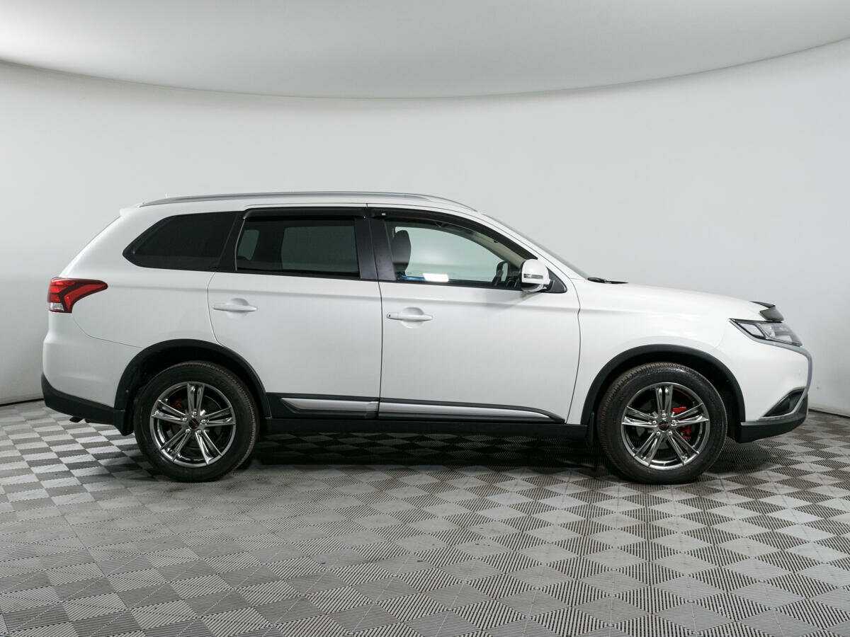 Mitsubishi Outlander, 2019 - 23 894 км. | Фото №2