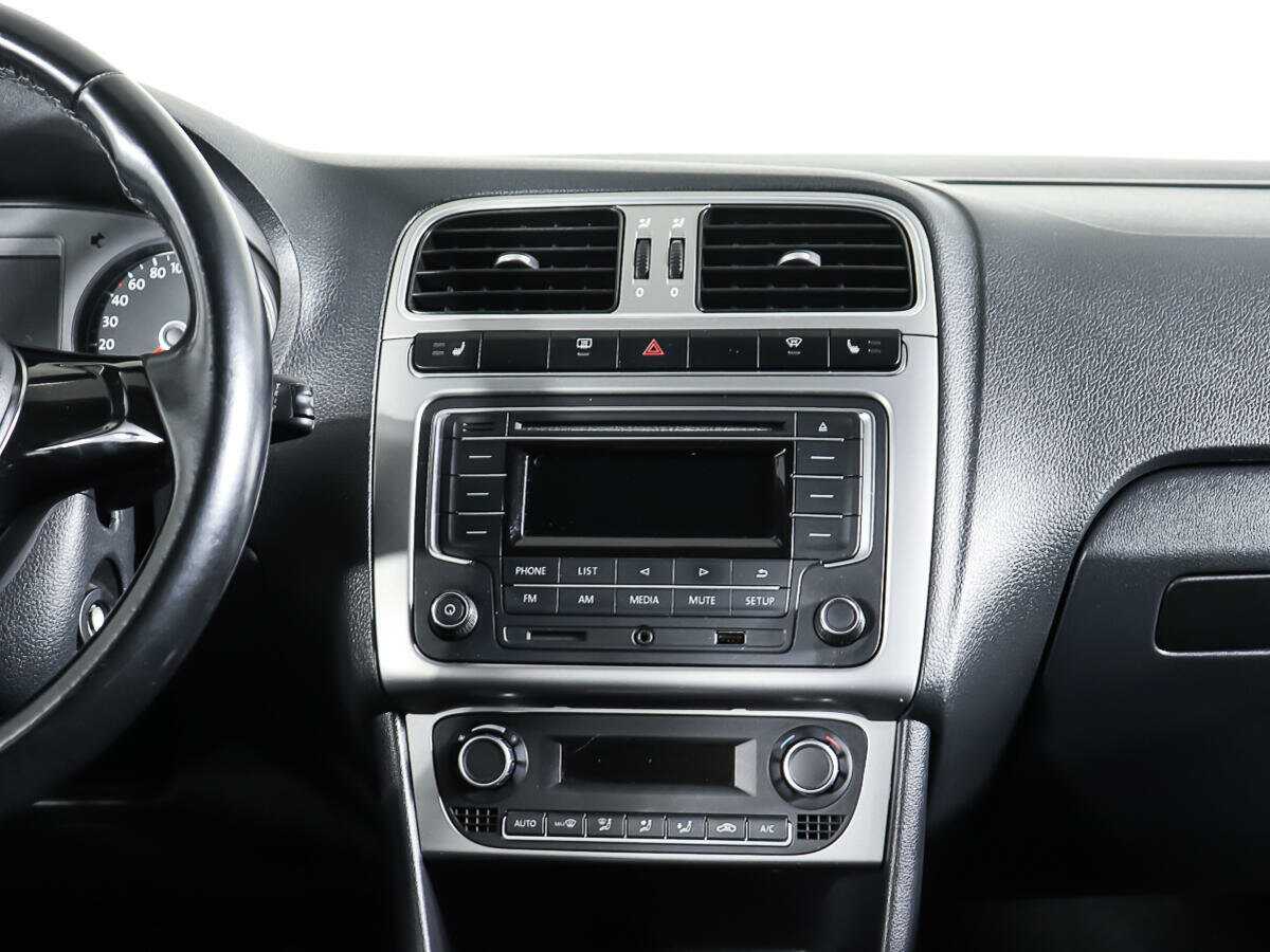 Volkswagen Polo, 2016 Фото №12