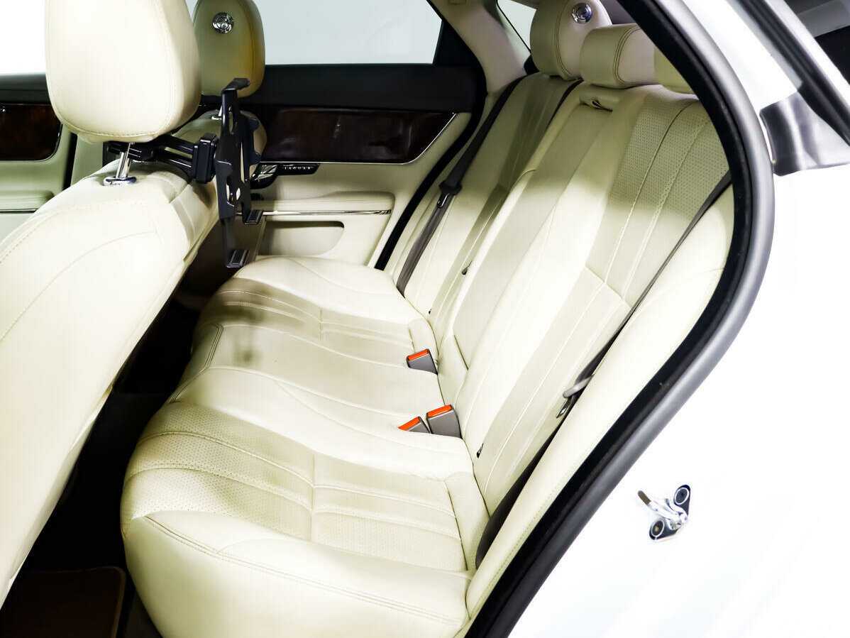 Jaguar XJ, 2012 Фото №11