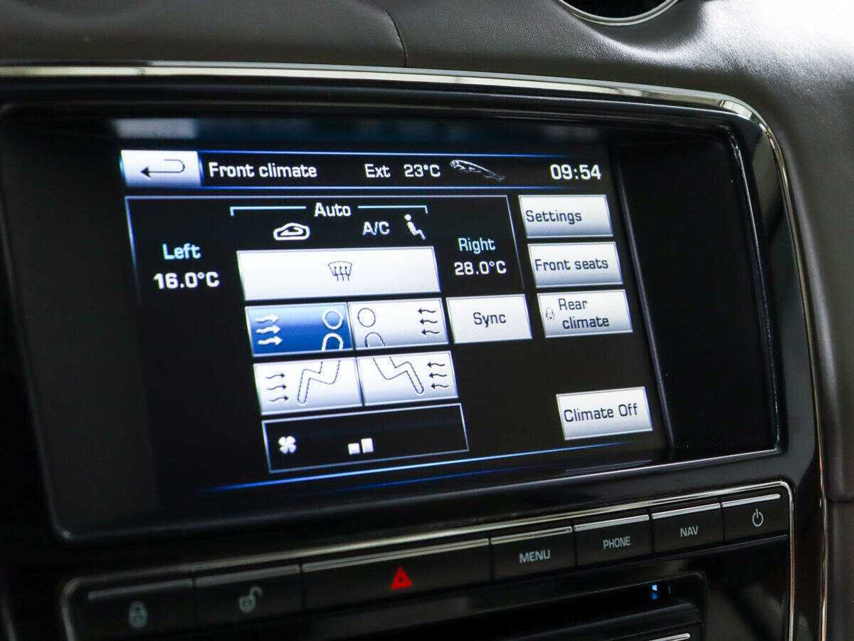 Jaguar XJ, 2012 Фото №23