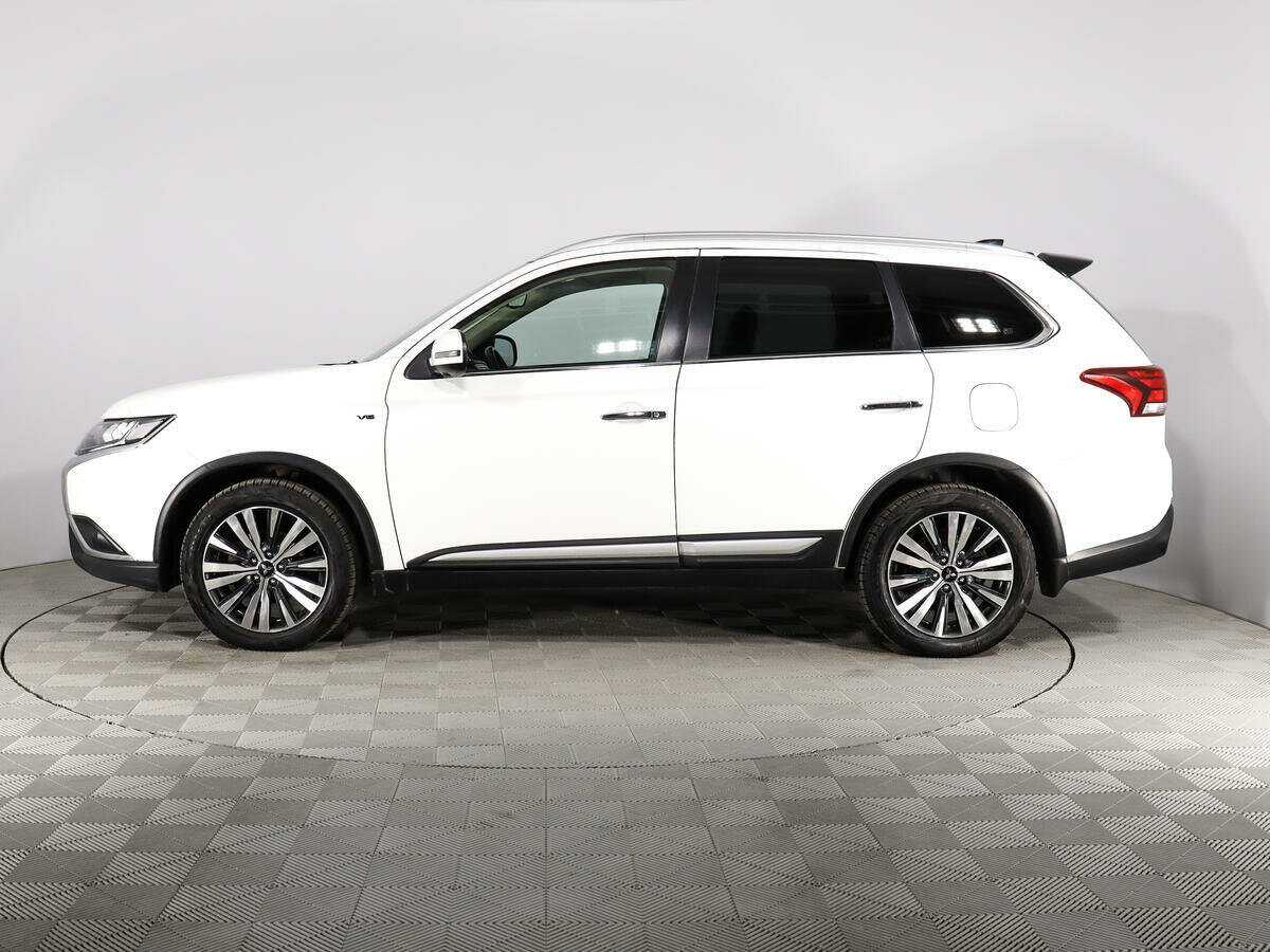 Mitsubishi Outlander, 2019 - 228 149 км. | Фото №4