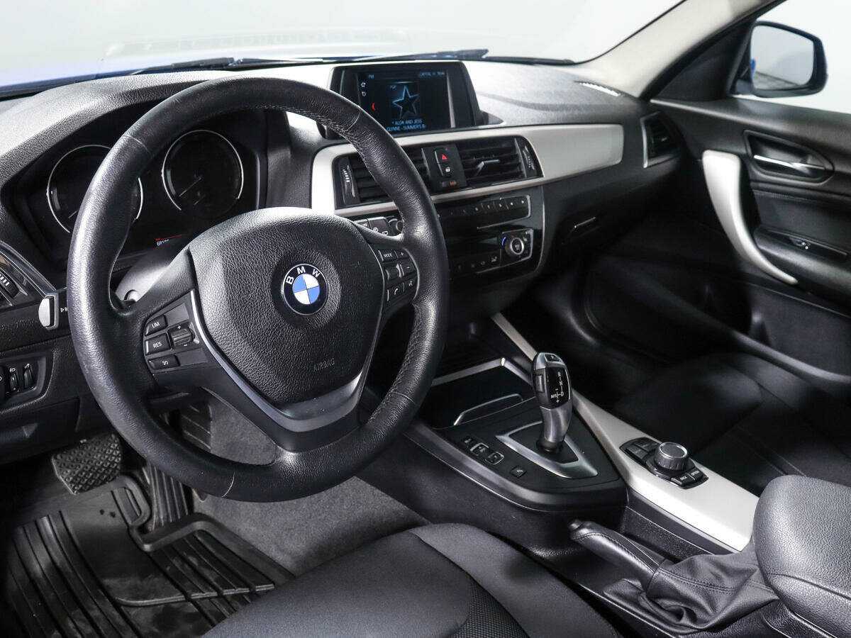 BMW 1 серии 118i, 2018 Фото №12