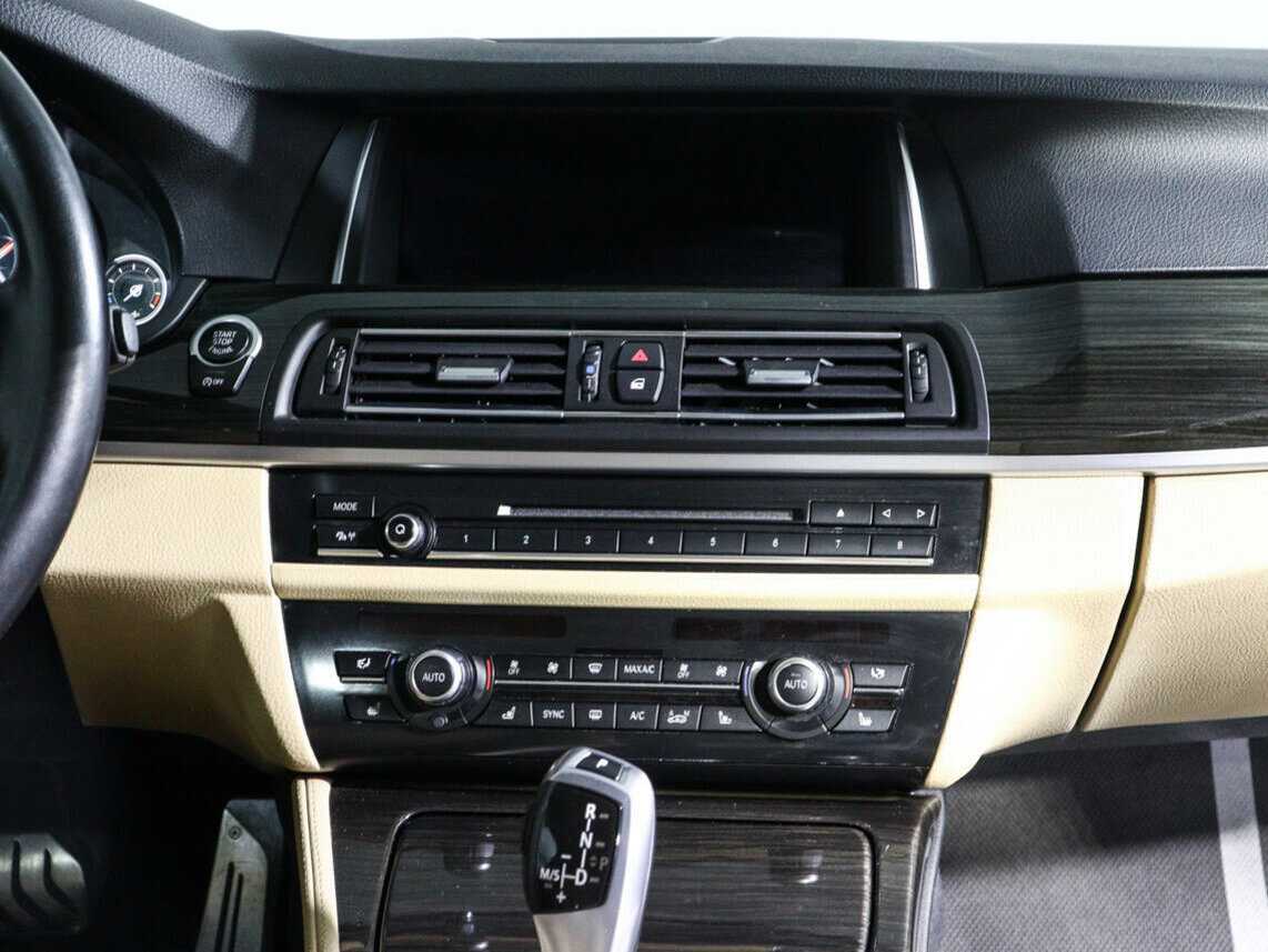 BMW 5 серии 530d xDrive, 2016 Фото №13