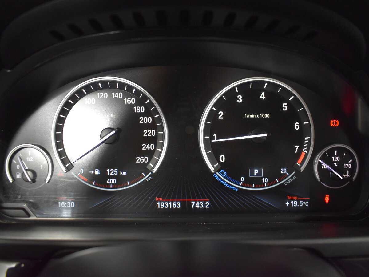 BMW 5 серии 528i xDrive, 2014 Фото №15