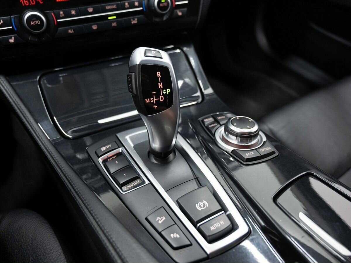 BMW 5 серии 528i xDrive, 2012 Фото №19